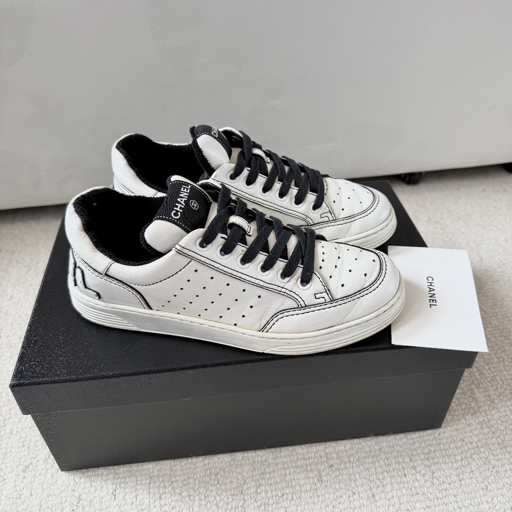 Chanel Sneakers White Black Leather Logo Size EU 37.5 CC